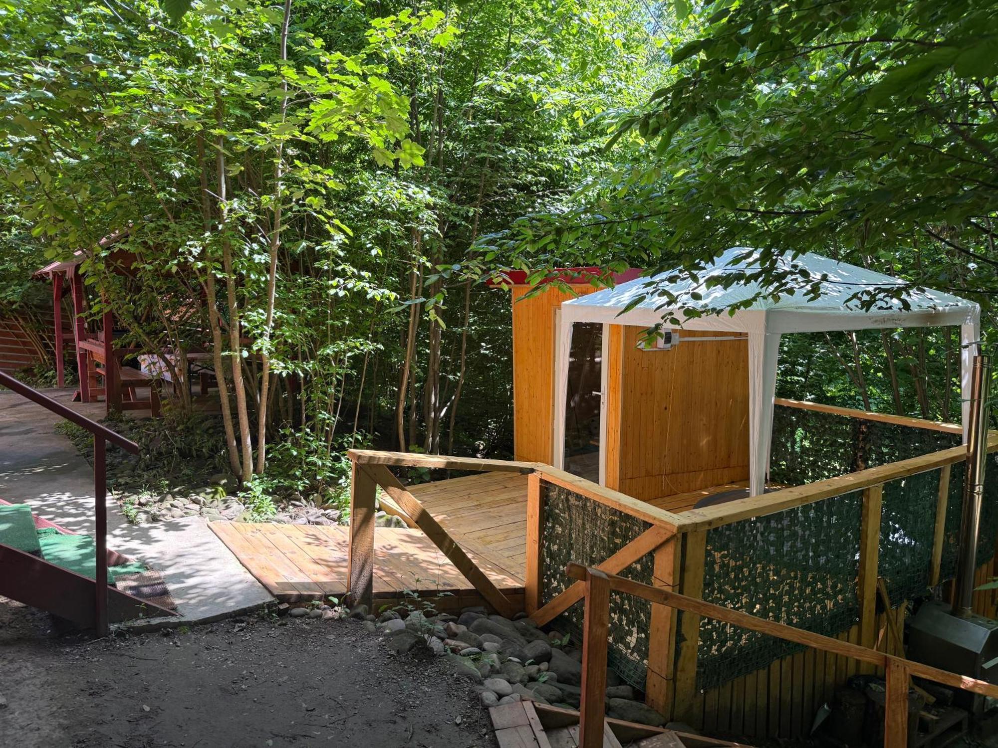 Lucia Lodge